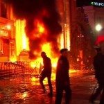 На юго-востоке Украины всю ночь продолжались столкновения, в Харькове началась «антитеррористическая операция»