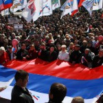 Жители юго-востока Украины добиваются проведения референдумов о статусе своих регионов