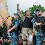 Луганские депутаты выбрали главу республики и утвердили Конституцию