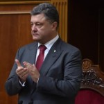 Президент Украины Пётр Порошенко распустил Верховную раду, принимавшую «диктаторские законы»