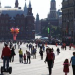 ВЦИОМ: половина россиян уверена, что жить лучше в РФ, чем за рубежом