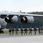 Замминистра обороны США заявил о возможности военного ответа Москве